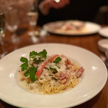 Trattoria Trecolori signature dishes Prosciutto di Parma Sandwich
Fettuccine Alfredo
Spaghetti Carbonara